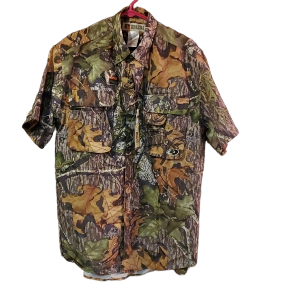 ==^Men's Mossy Oak hunting shirt w/ Dry Power technology in medium